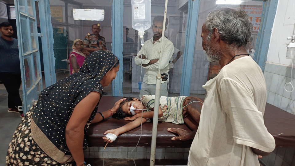father committed suicide by poisoning his two children himself