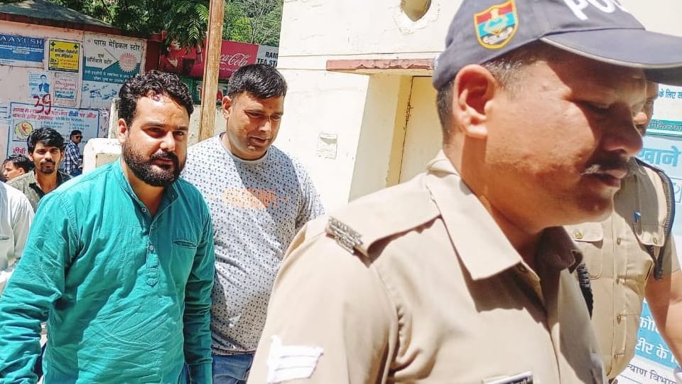 Uttarakhand News Five arrested including president of unemployed organization Bobby Panwar in Bageshwar