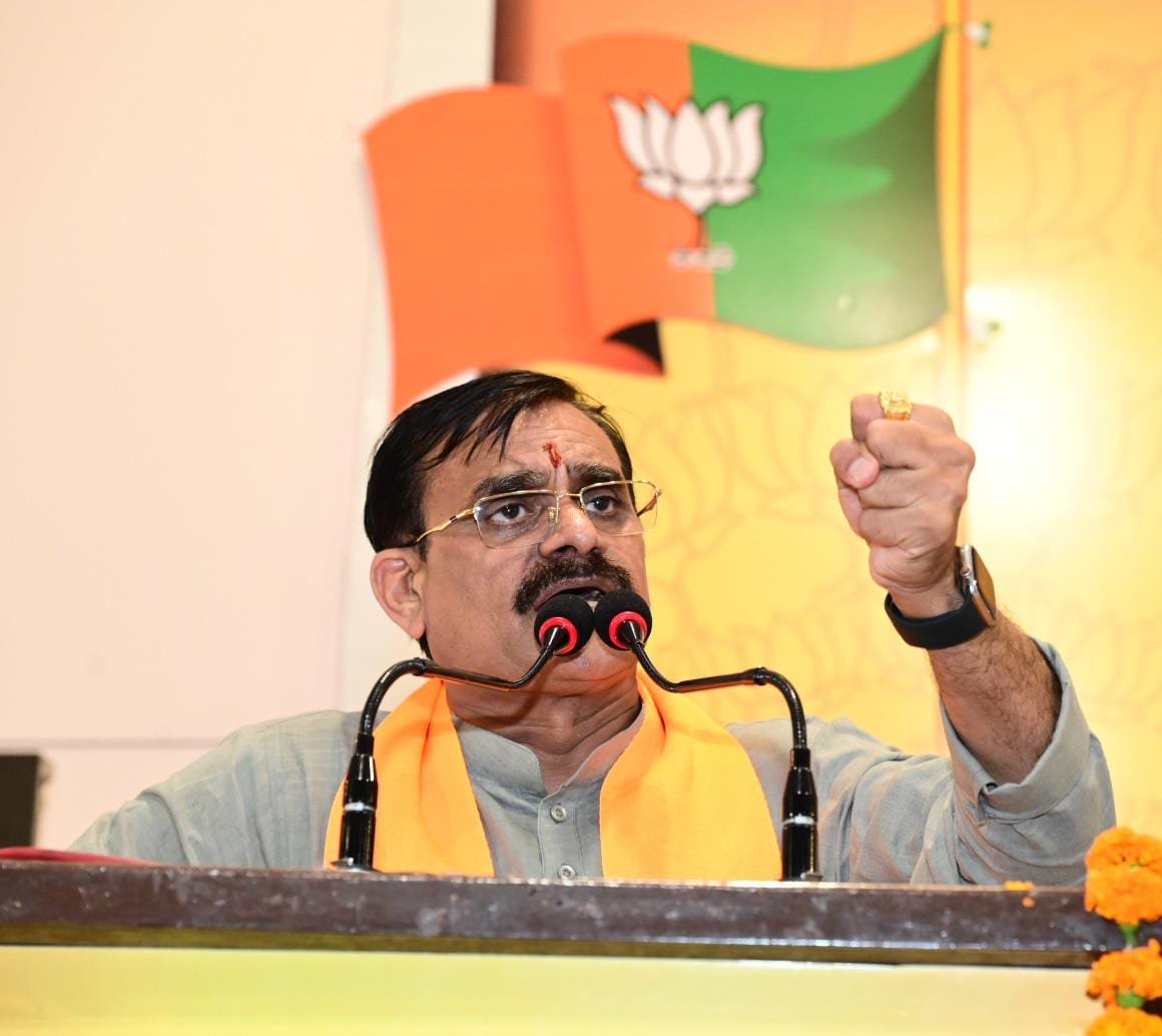 organization started planning to invite 10 lakh people for Modi's meeting
