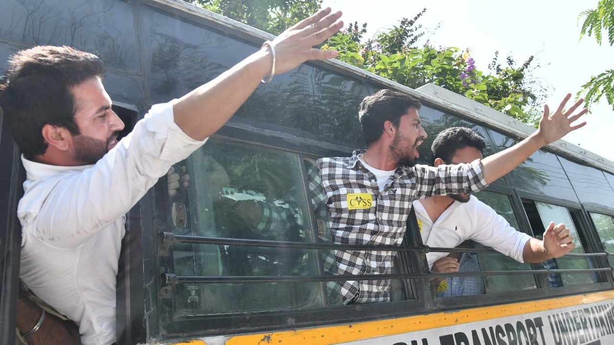 AAP youth wing and Chhatra Sangharsh Samiti protest near Haryana assembly