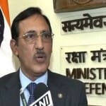 एचएसएल सीएमडी कमोडोर हेमंत खत्री (सेवानिवृत्त)।