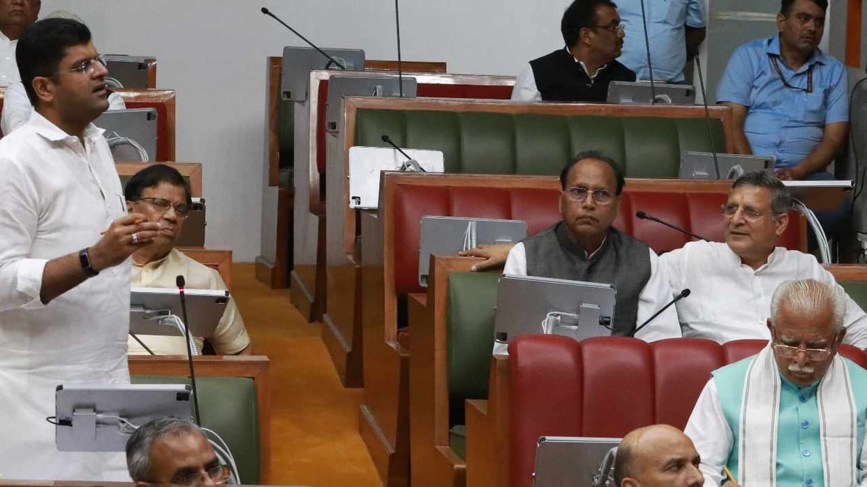 Opposition parties surrounded Haryana government in the assembly on floods