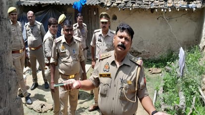 Crime News Angered by talking to lover on the phone at night, the younger brother killed his sister