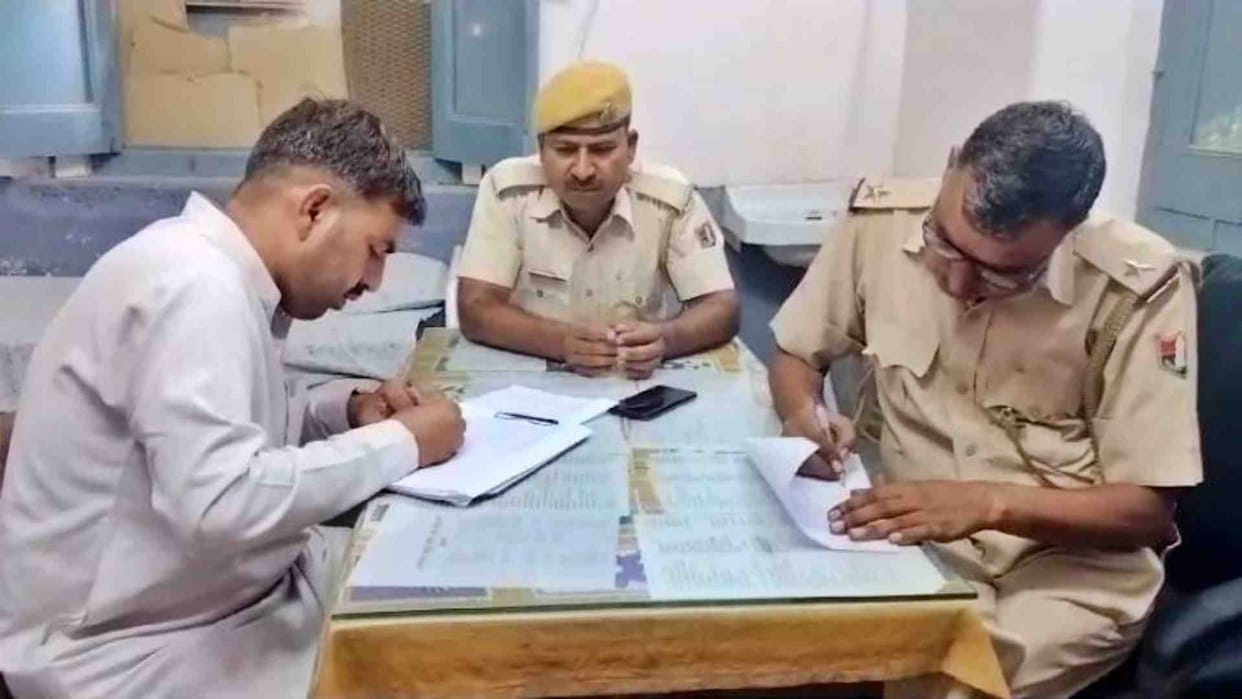 Girl student committed suicide by hanging herself in Alwar Vivekananda Nagar