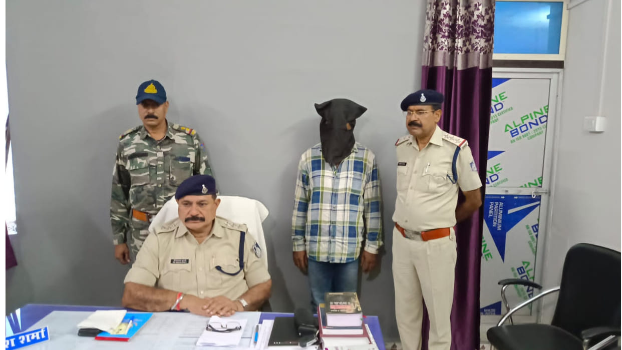 MP Fraudster of lakhs was caught by changing peoples ATM cards people of MP Rajasthan UP became victims