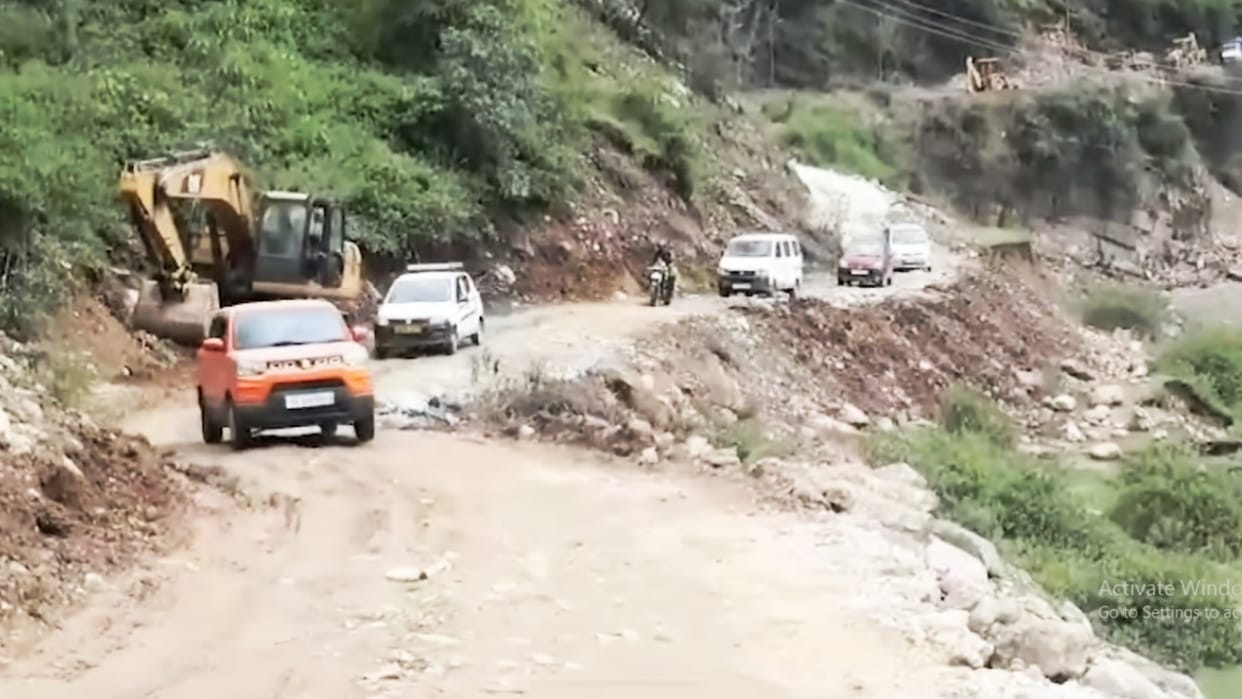 Kullu Mandi National Highway Restored for Light Vehicles after three days