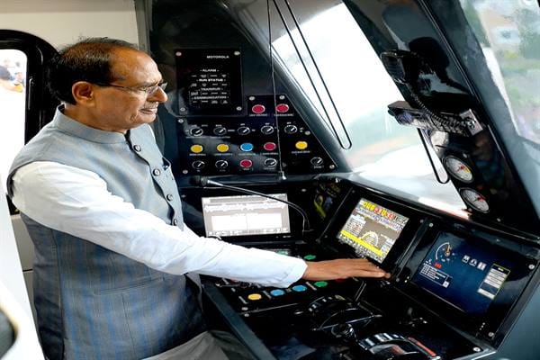 MP News: CM Shivraj said the dream is going to be fulfilled, trial of Metro in September and expansion to Mand