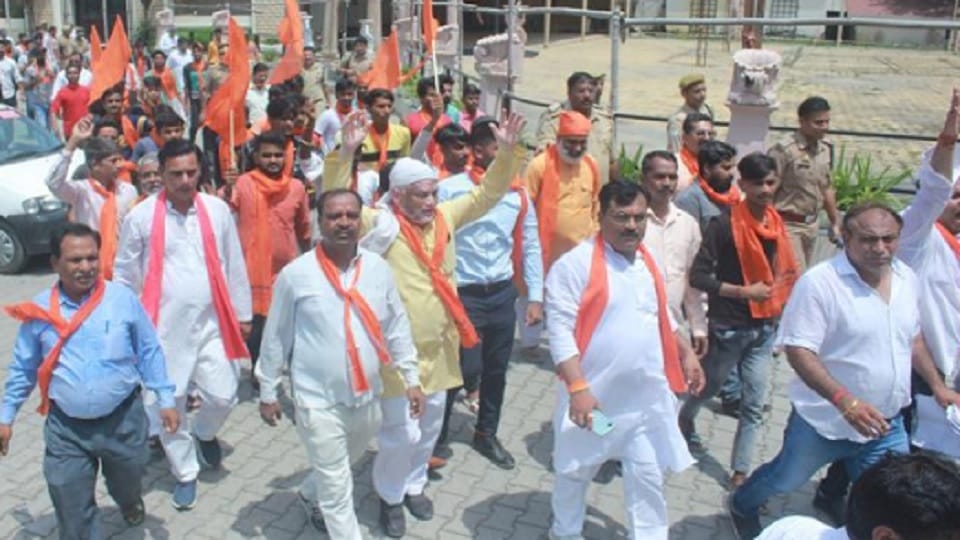 Moradabad: 300 Shiv Sainiks detained, fierce sloganeering after uproar