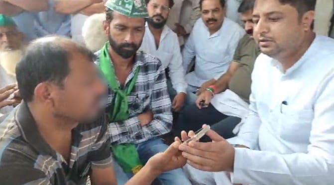Student beaten case UP: Minister Jaiveer Singh, Jayant Chaudhary and Owaisi spoke to the victim father
