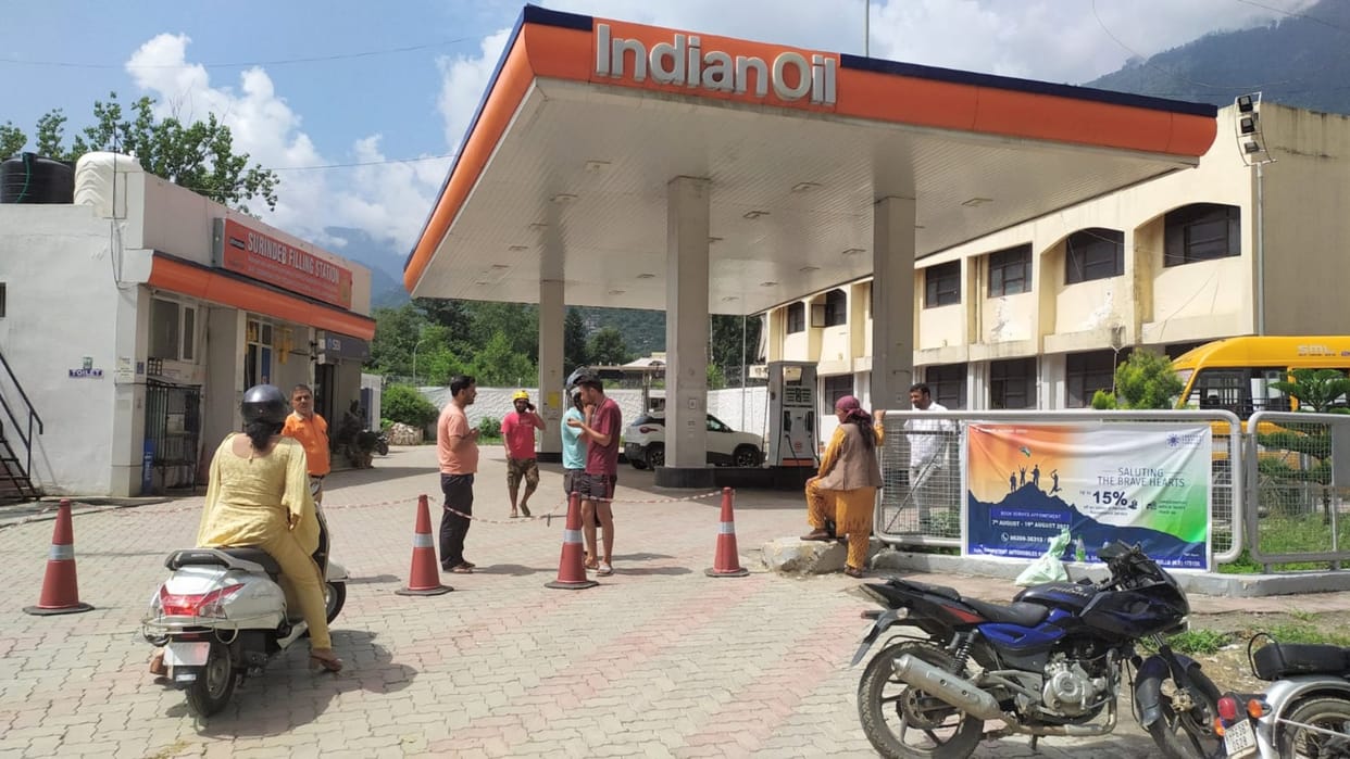 Petrol Pumps Run Out of Fuel in Kullu himachal Pradesh