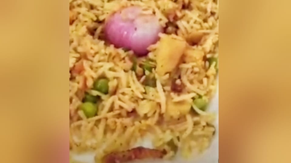 Uproar after worm found in pulao ordered from dhaba in Ludhiana