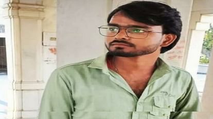 मोबाइल में दफन मौत का राज: फांसी के फंदे पर झूलता मिला रितिक का शव, कान में लगा था ब्लूटूथ Student preparing for competitive exam commits suicide in Jhansi