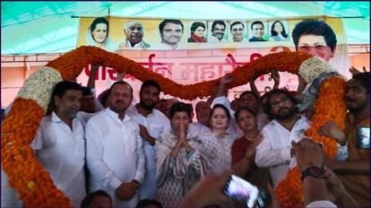 कांग्रेस की परिवर्तन रैली: कुमारी शैलजा बोलीं- राहुल गांधी ही सबसे ज्यादा उठाते हैं युवाओं की आवाज Parivartan rally of Congress: Kumari Selja said - Rahul Gandhi is the one who raises the voice of the youth