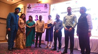 Indore News: कलेक्टर और कमिश्नर बोले- इंदौर को नंबर वन बनाने का श्रेय सबसे पहले नागरिकों को जाता है Collector came as a special guest in Rotary's program