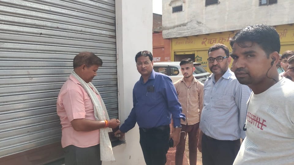 Delivery was being done by fraud DOCTOR in Agra ran away when raided