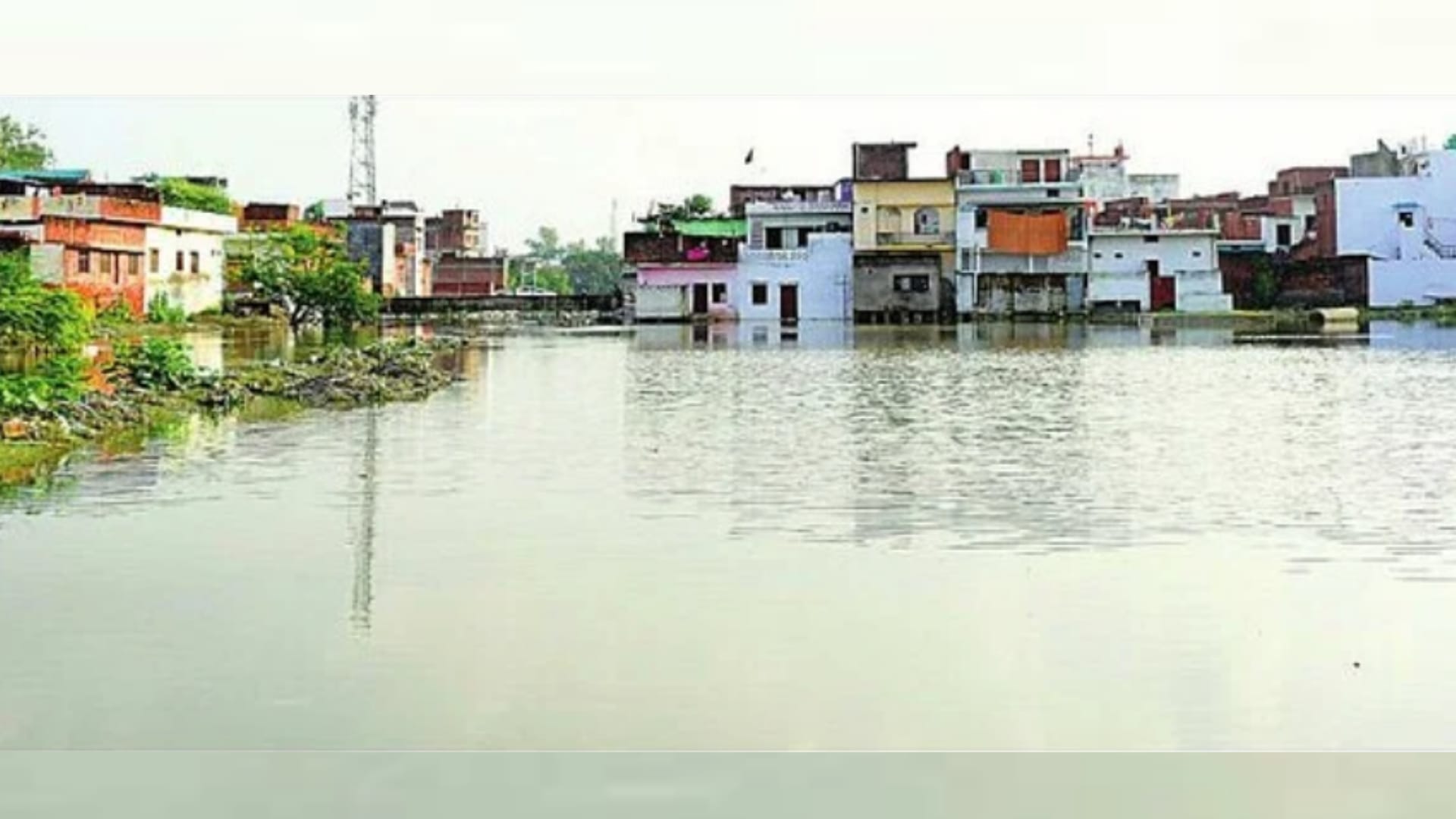 Flood like situation in many districts in Uttar Pradesh.
