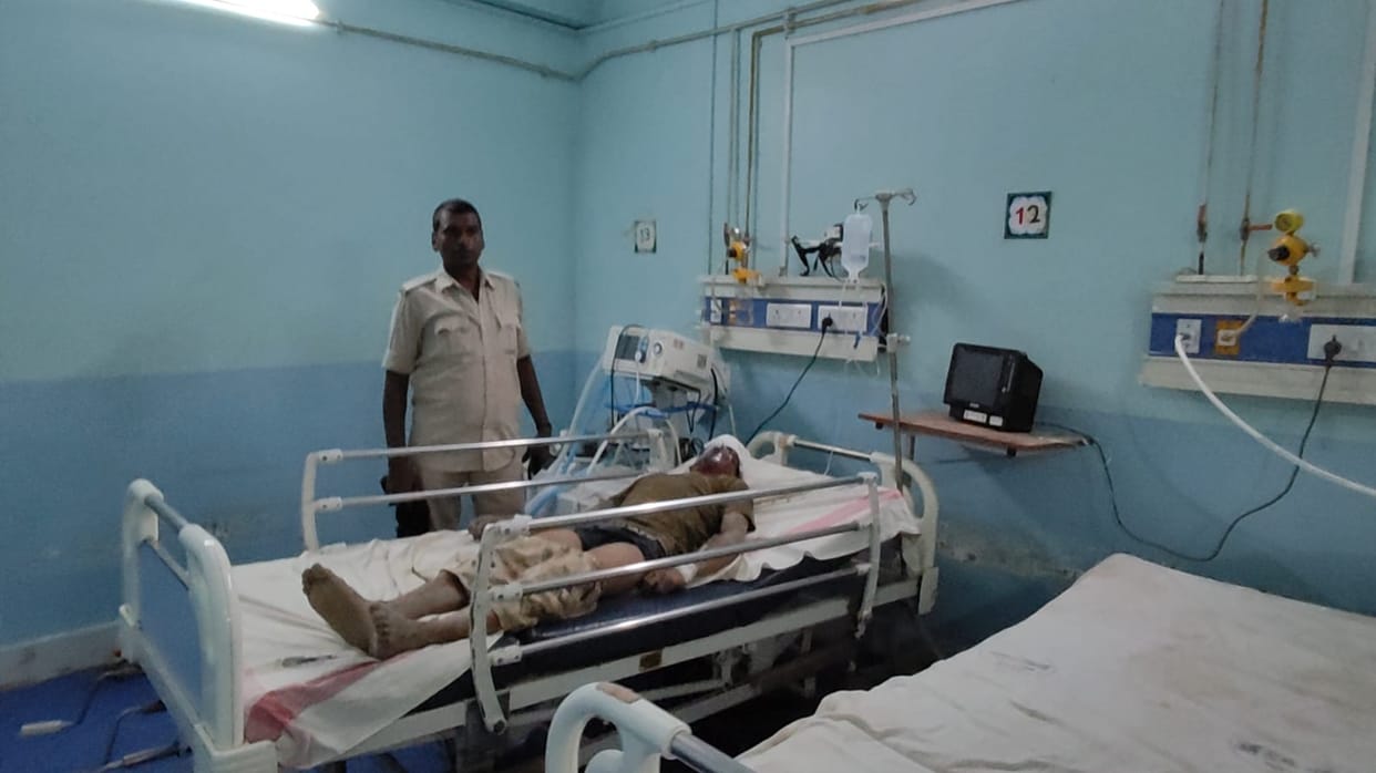 Bihar News : The criminals first beat the young man fiercely, then burnt him with acid.bihar police