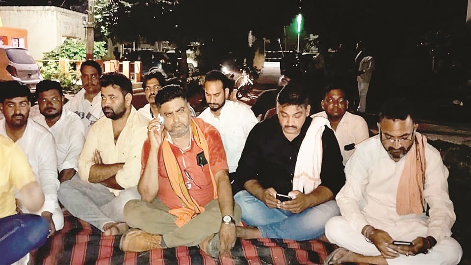 BJP leader beaten up, four policemen suspended