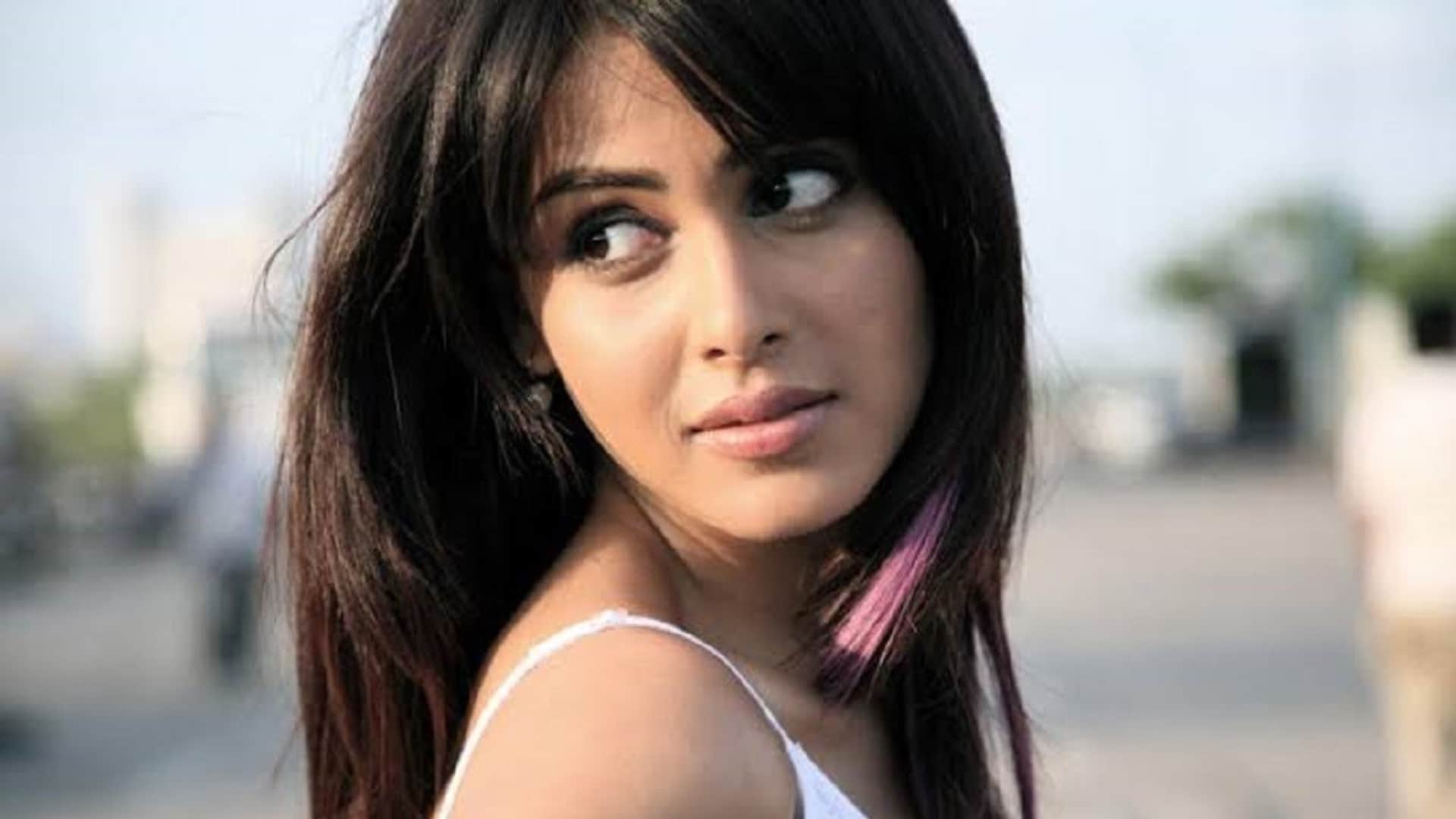 Genelia Deshmukh gave her reaction over Why she consider herself an eight year old girl Ritesh Deshmukh read
