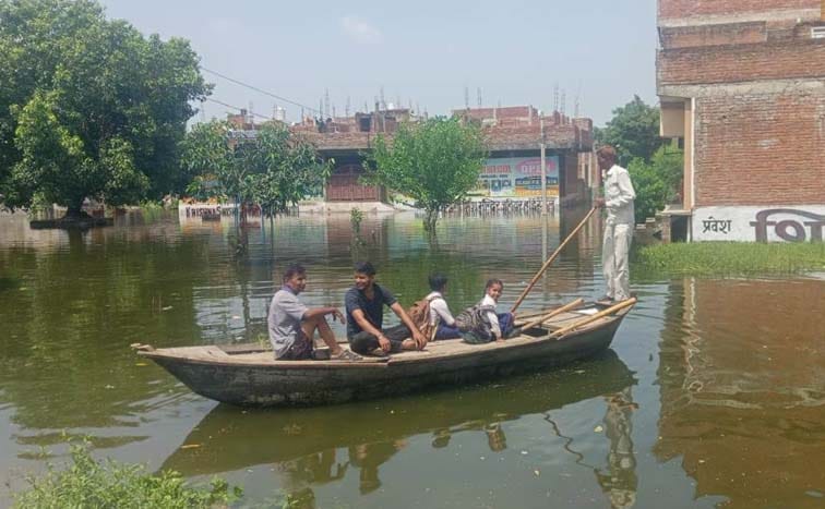 Water filled in six villages, 85 families left their homes, administration is helping with food, water level s