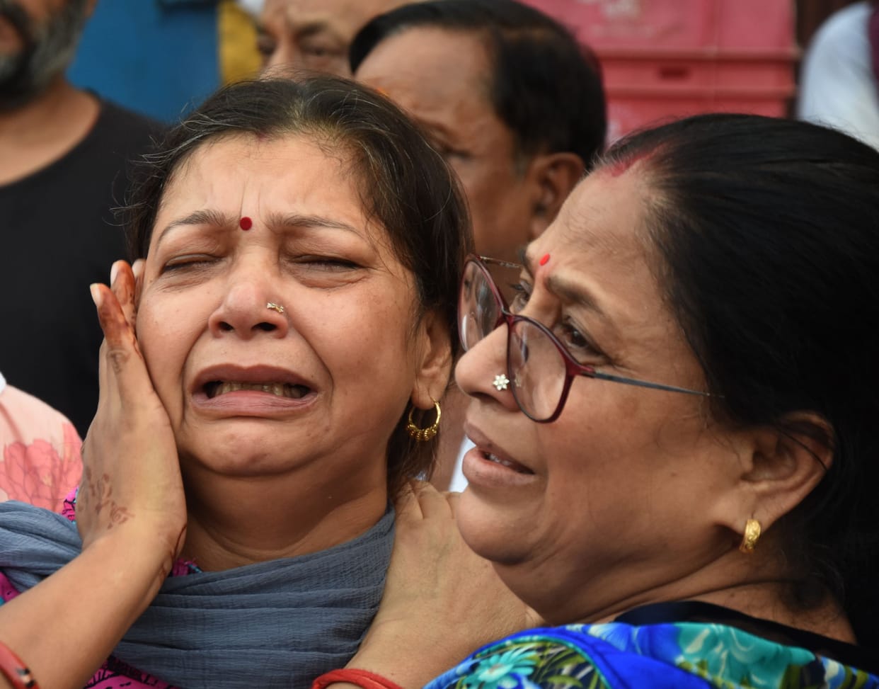 Five catering workers arrested, Lucknow Junction administration asked to preserve CCTV footage