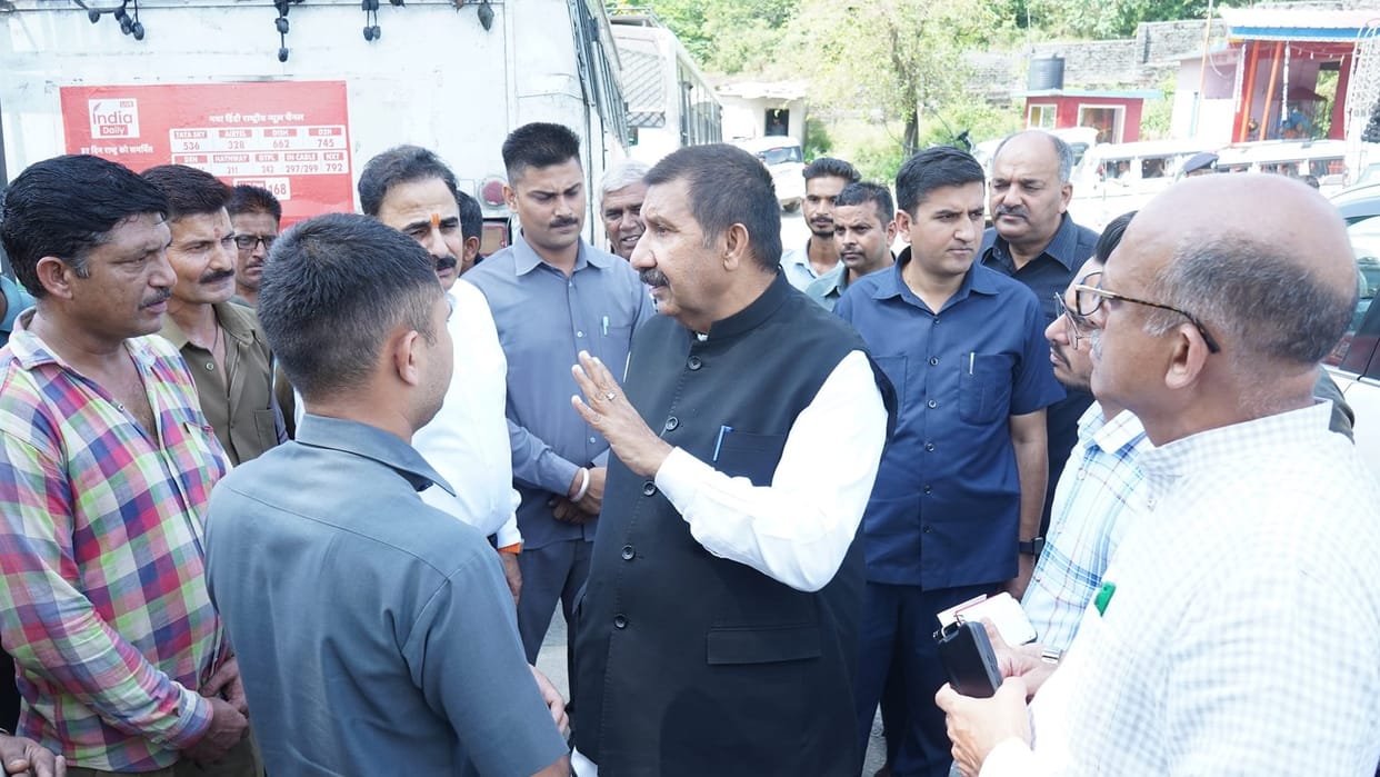 Deputy CM Mukesh Agnihotri Visited HRTC Dehra workshop