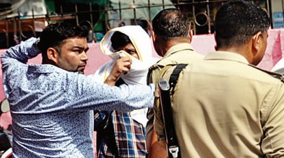 Meerut: footage missing, Danish Akhlaq location of mobile found in hotel, pistol - old video with notes