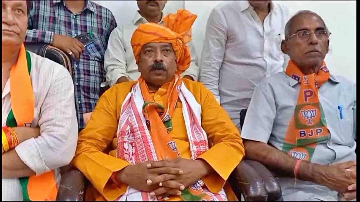 Kushinagar MLA Mohan Verma verbally attacked Gehlot in Dholpur