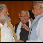 सदन स्थगित होने के बाद बाहर निकलते सीएम, गृहमंत्री अनिल विज और भूपेंद्र हुड्डा।