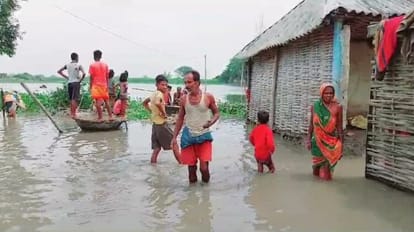 Kosi overflowing in Supaul, water entered houses in low-lying areas; Victims accuse govt officials of neglect