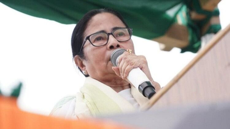 Mamata Banerjee says Textile industry giant to start production in Bengal from December