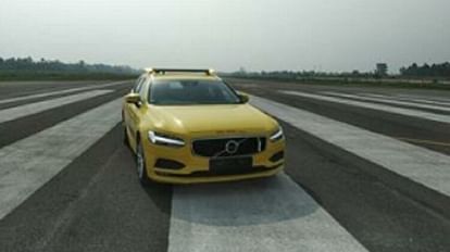 Moradabad Airport: Special car ran before airplane check runway, waiting flight ends