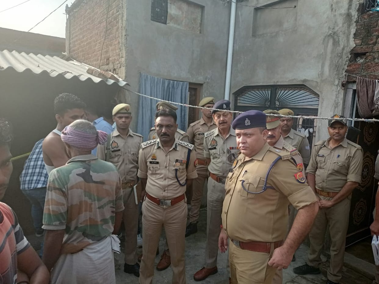 Murder of girl in Ballia miscreants entered in house and shot her in head