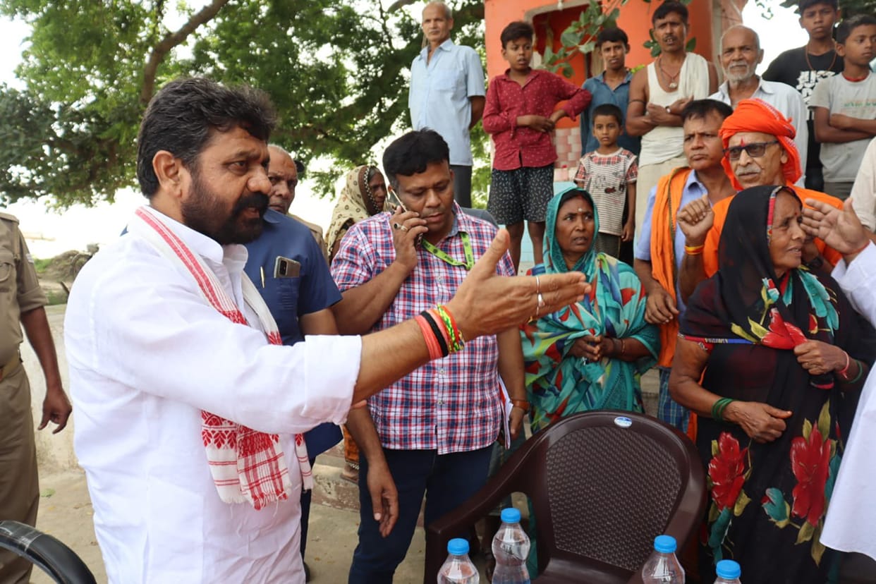 Swami Prasad Maurya does not have right to live in  society AYUSH minister dayashankar  mishra dayalu