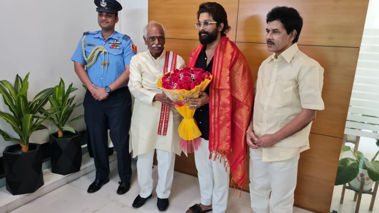 Haryana Governor Bandaru Dattatreya Meets with National Award Winner actor Allu Arjun at his residence