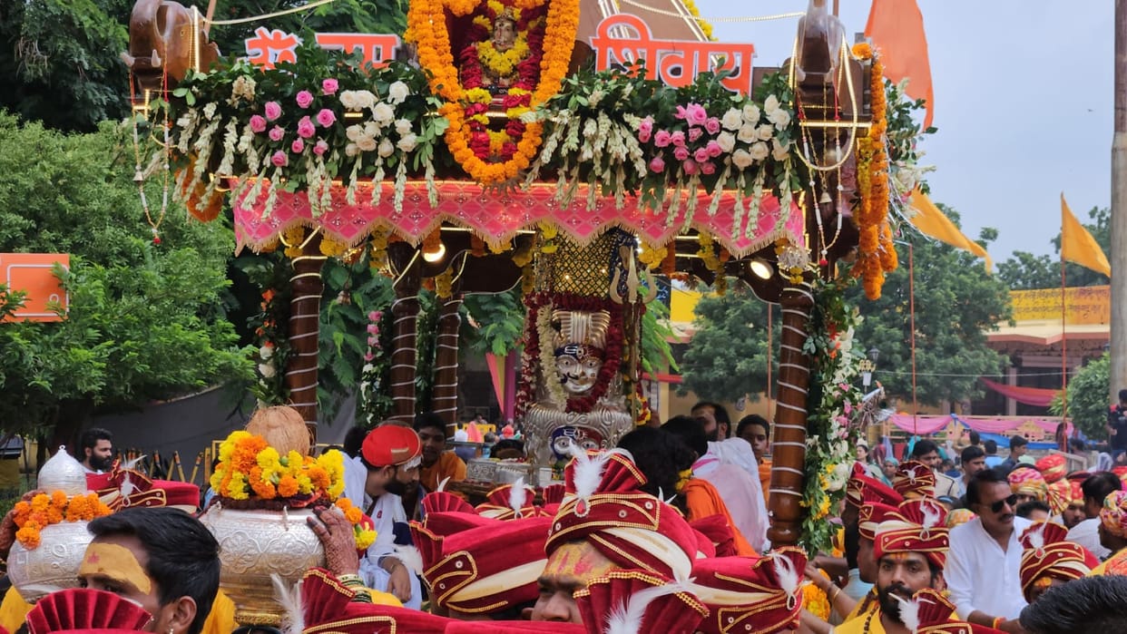 Inundation of devotees gathered in Lord Pashupatinath's ride, beautiful tableaux enthralled