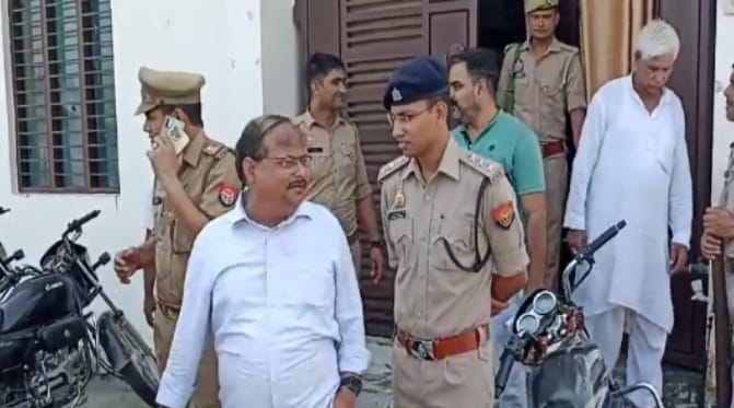 Police raids in OYO hotels in Muzaffarnagar, more than ten couples were caught