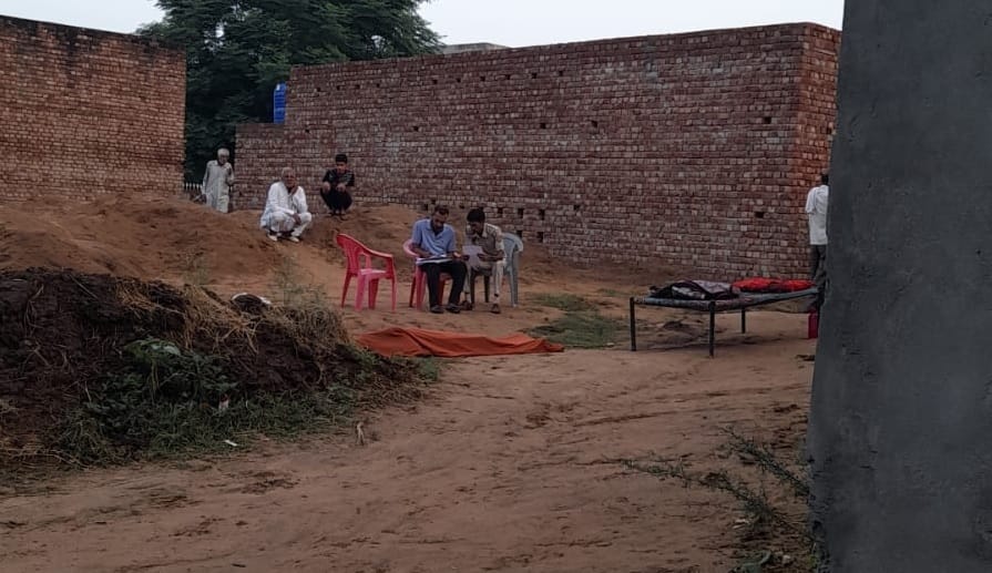Refusing to talk on phone in front of house in Bhiwani, vegetable seller was killed with an ax in enmity