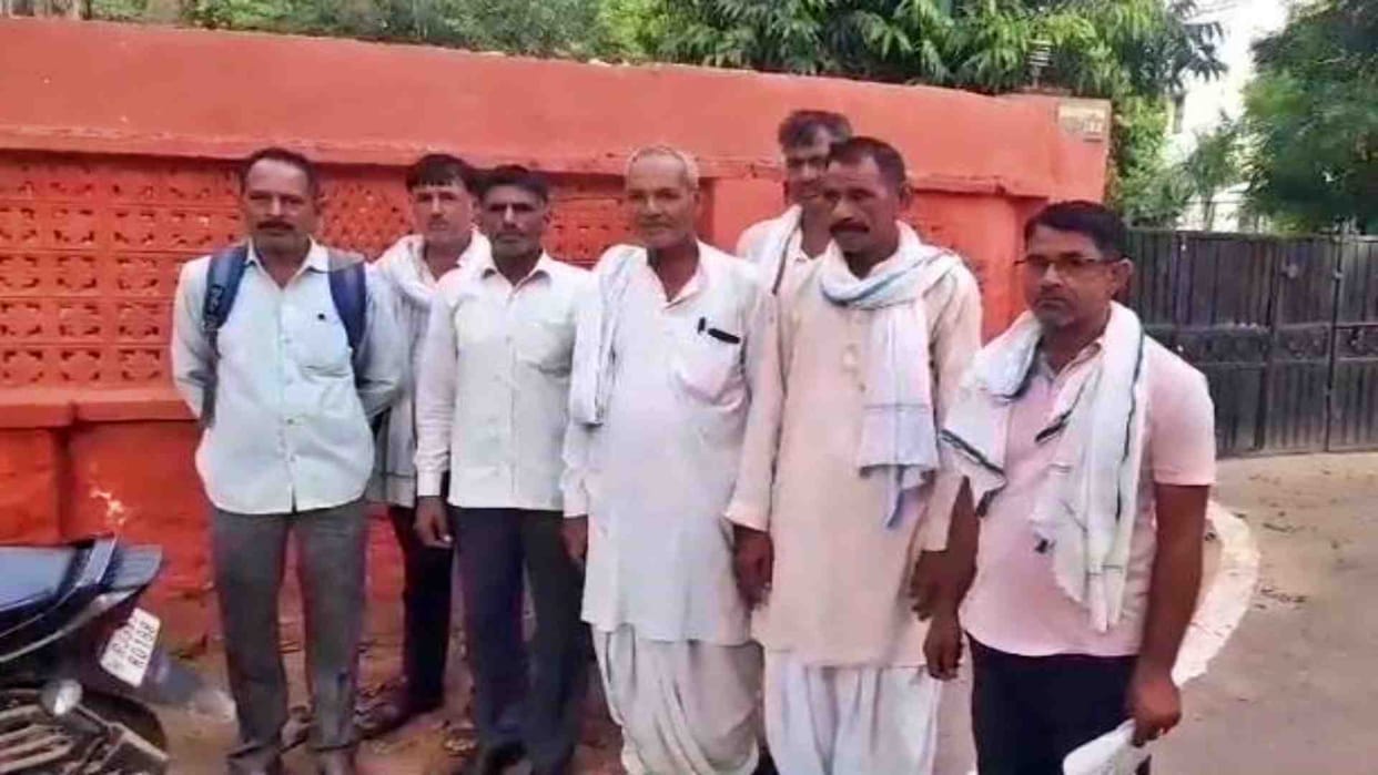Encroachment of bullies on the way to the crematorium in Karauli Rudhod village