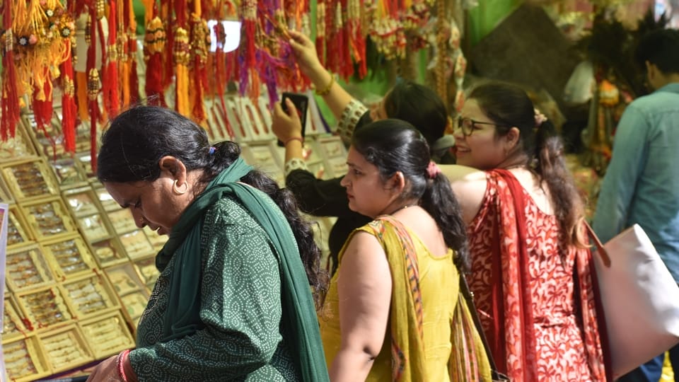 rakhi 2023: Raksha Bandhan celebrate two days this year know Shubh Muhurat and Rituals