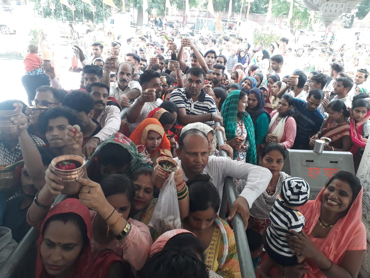 Sawan last Monday today: Crowds of devotees gathered in Shiv Temples