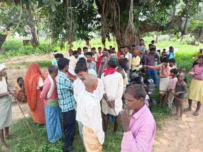 Villagers pelted stone forest department chowki in sonbhadra three people injured