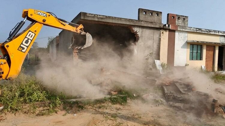 Shops built on railway land will be demolished in baheri Bareilly