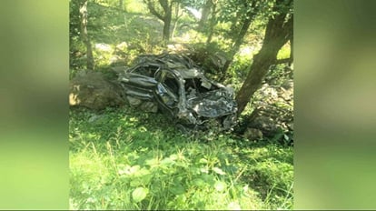 Road Accident: Car fell into 500 meter deep gorge in Solan-Meenas Road, three of same family killed, two injur