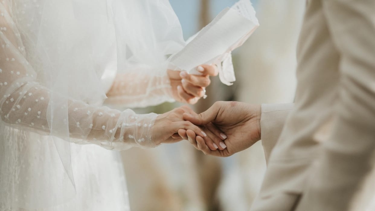Chinese government's new initiative ,couples who are 25 or less will get rewards for marriage