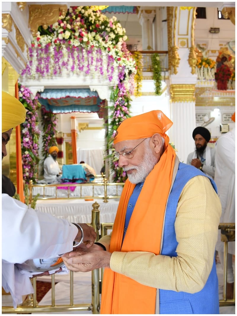 EX Governor Satyapal Malik said that PM Narendra Modi visits Gurudwara due to fear
