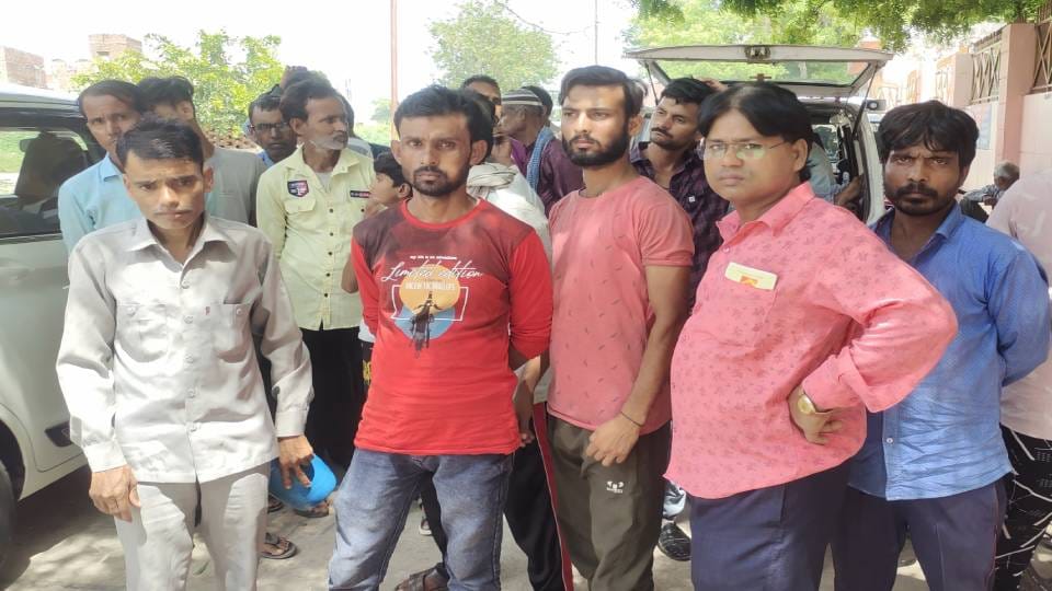 family created ruckus after death of woman after giving birth in private hospital in Firozabad