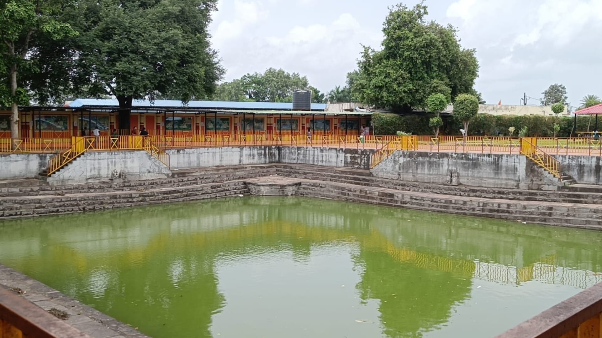 Ujjain News: Lord Shri Krishna is seen studying with brother Balram in this temple