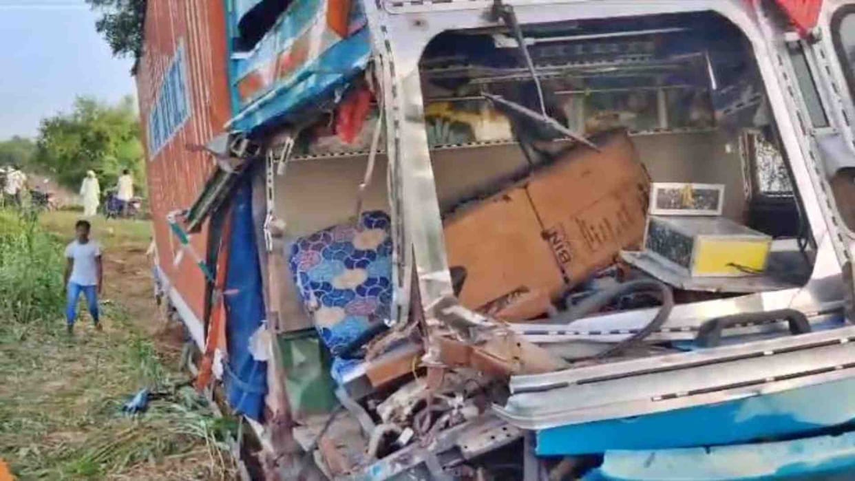 Four people died in a painful road accident in Bharatpur