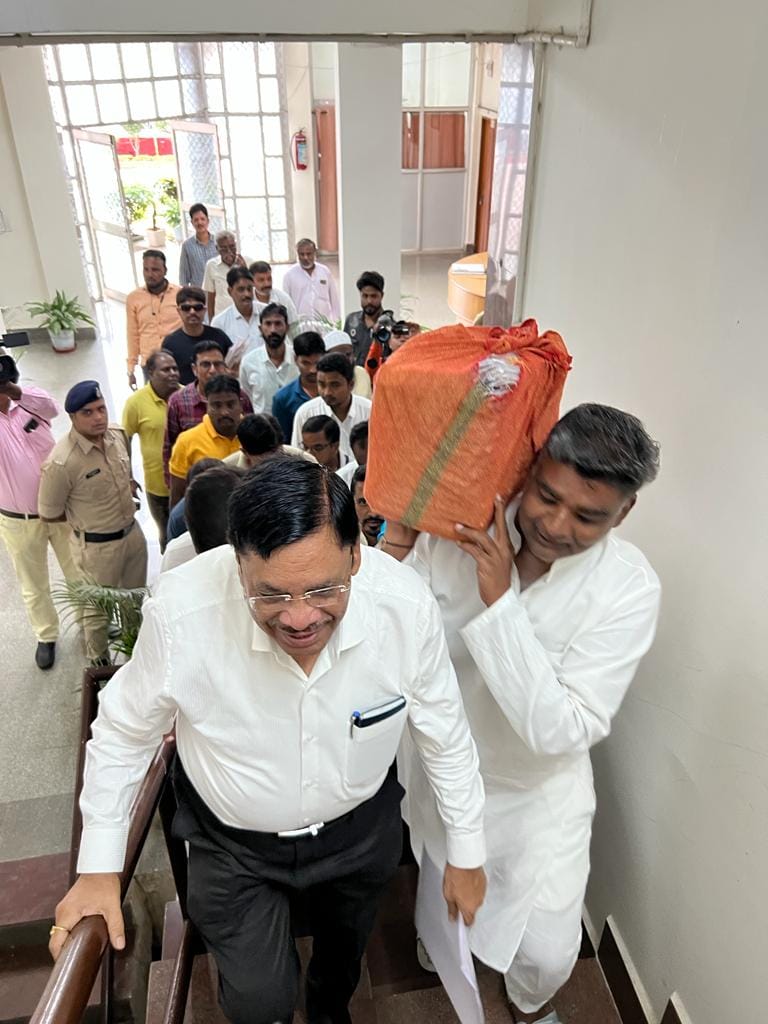 Bhopal News: Congress accuses BJP of winning the election with fake votes, complaint to commission handed over
